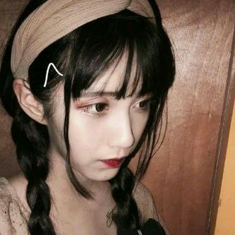 变成火辣性感母蟑螂去蟑螂窝当卧底