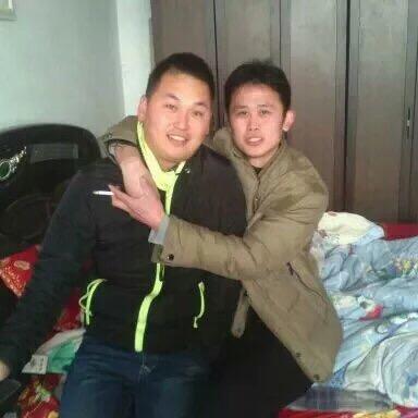 一杯敬自己，一杯敬过往。