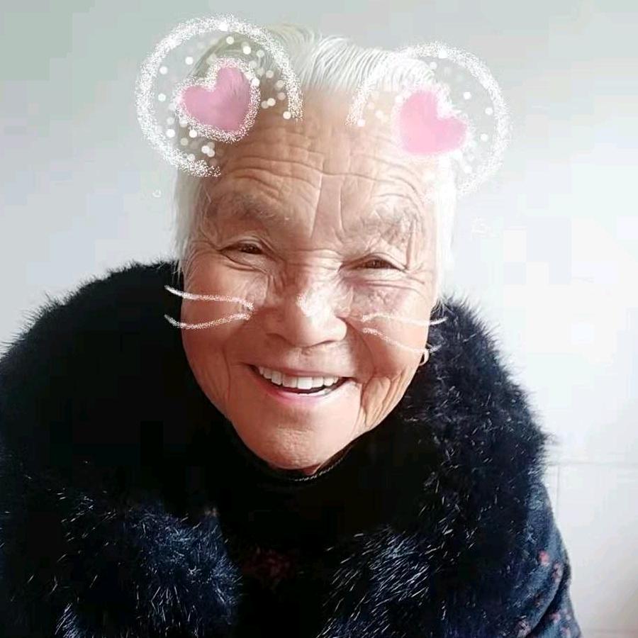 跟着年轻人飞翔