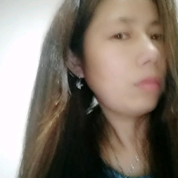 严中霞