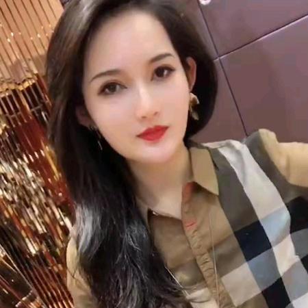 周小玲欧韩精品服装