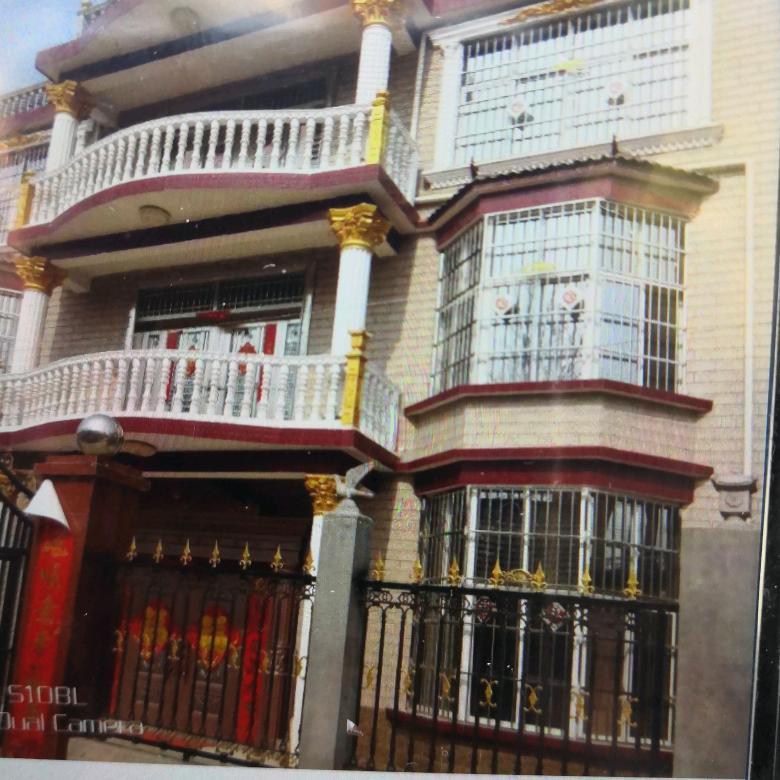 老程家凉皮在桥墩