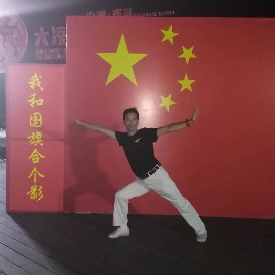 蓝天雄鹰