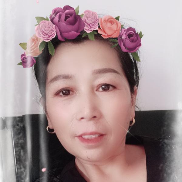 李何秀