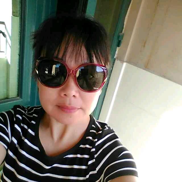 铲车姐红璟