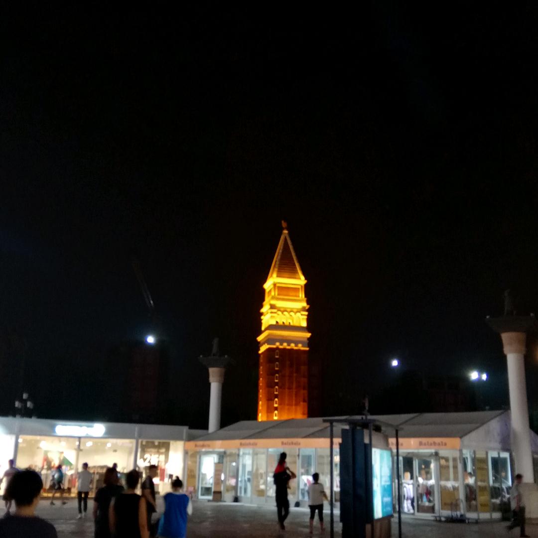 《孤独，冷漠》