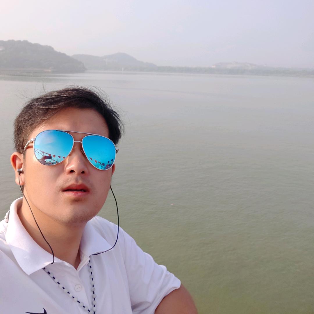 李卓