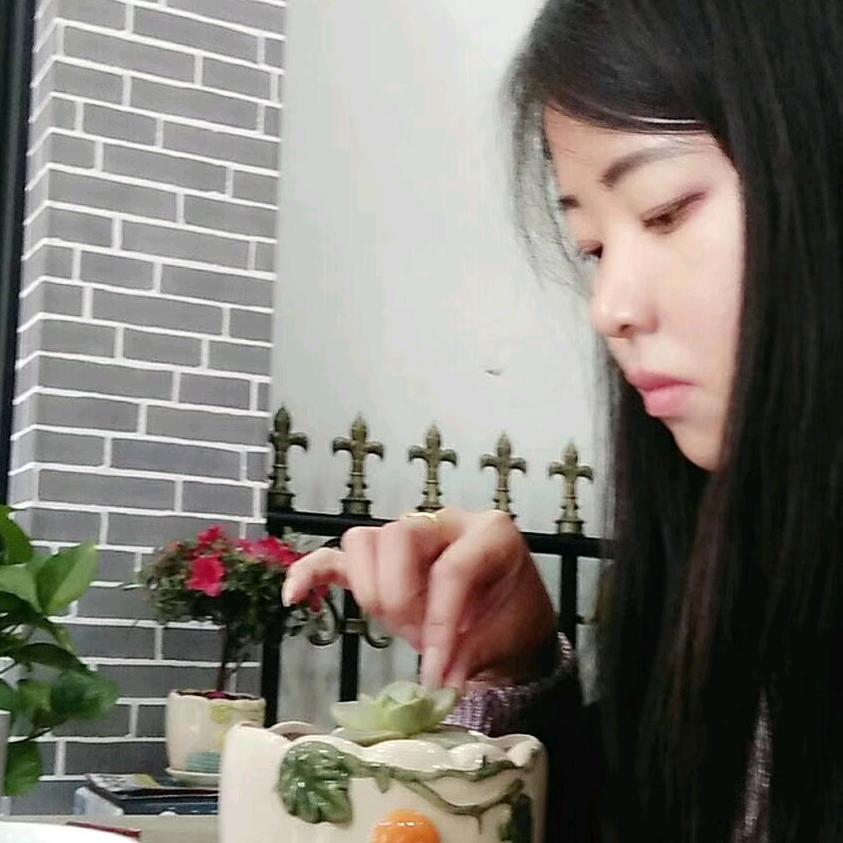 快乐就好^O^露姐