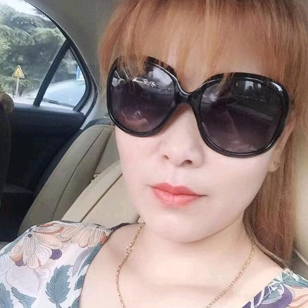 理发店老板娘