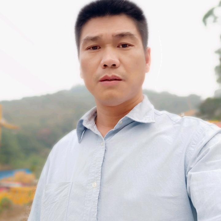 小何！平板车运输服务欢迎来电。