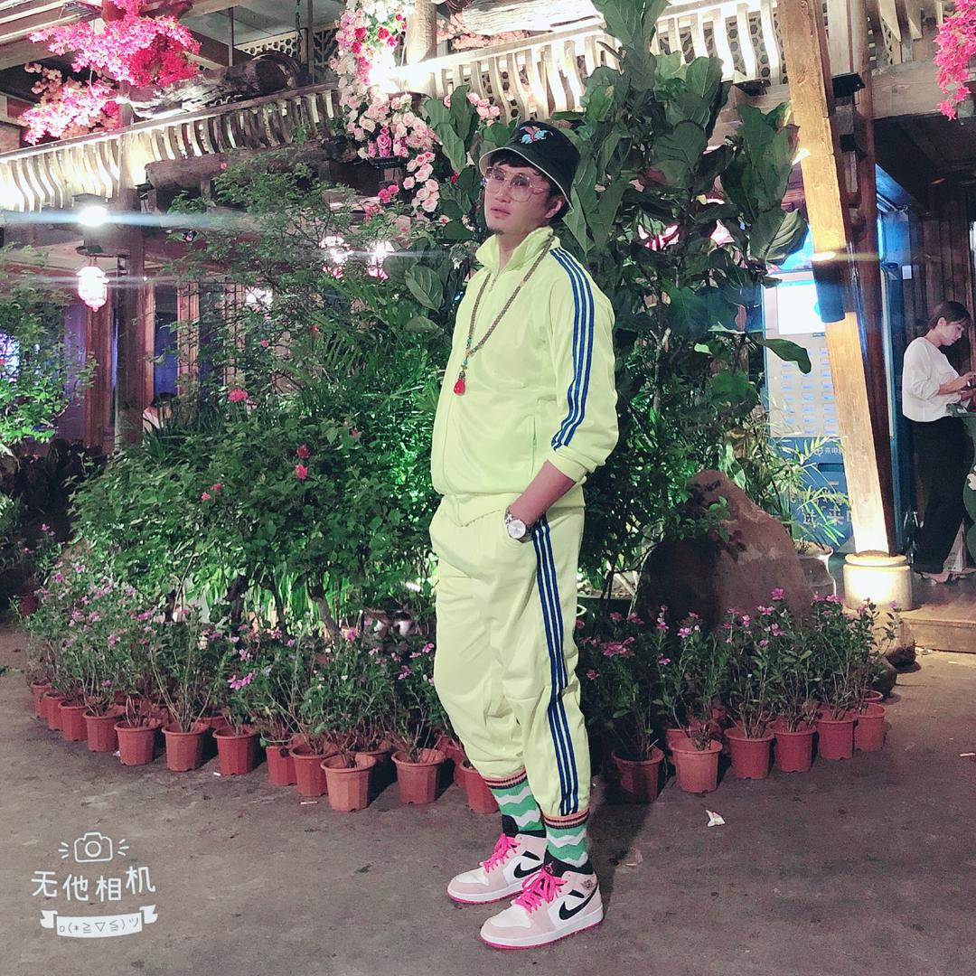 🌸轩无歇🌸