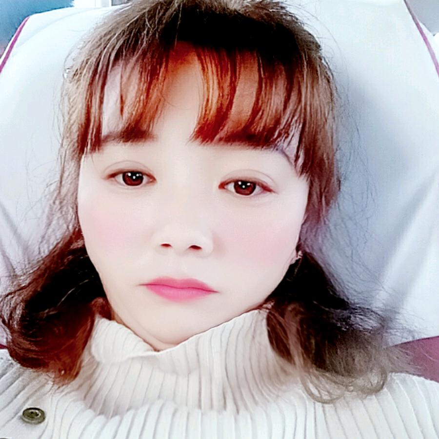 奋斗的女生