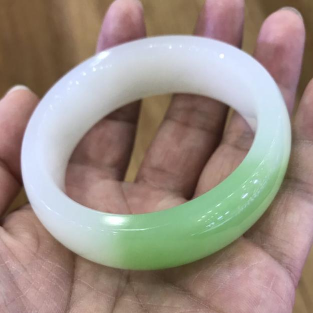 玉润嘉人