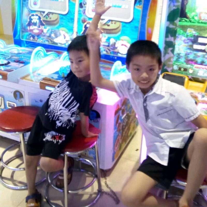 俩个孙子的爷爷