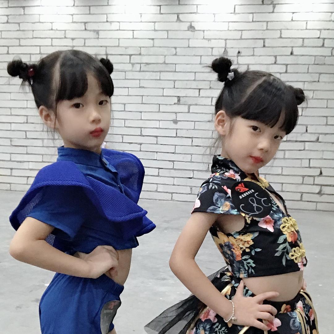 嘉嘉馨馨