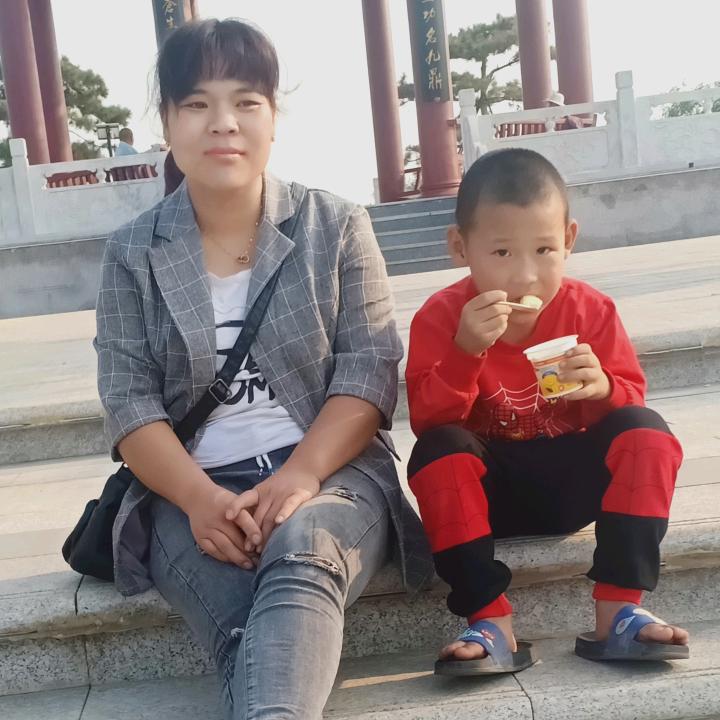 小霞_240187233