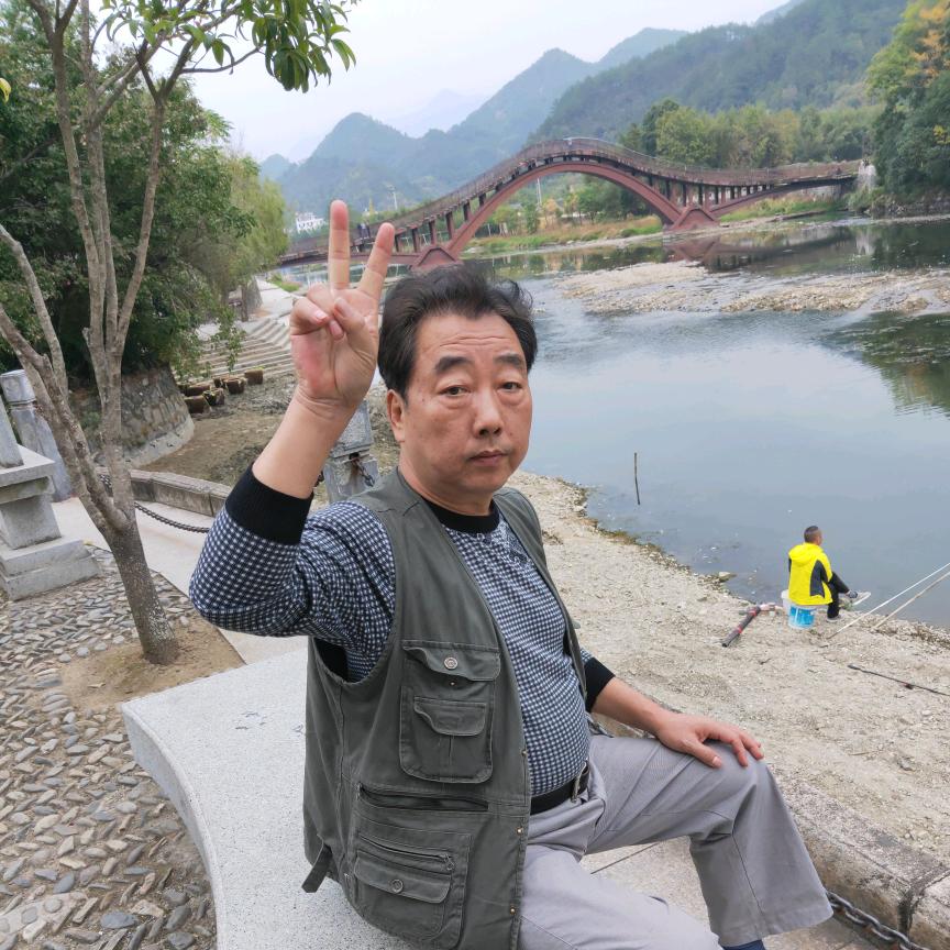 龙喜：