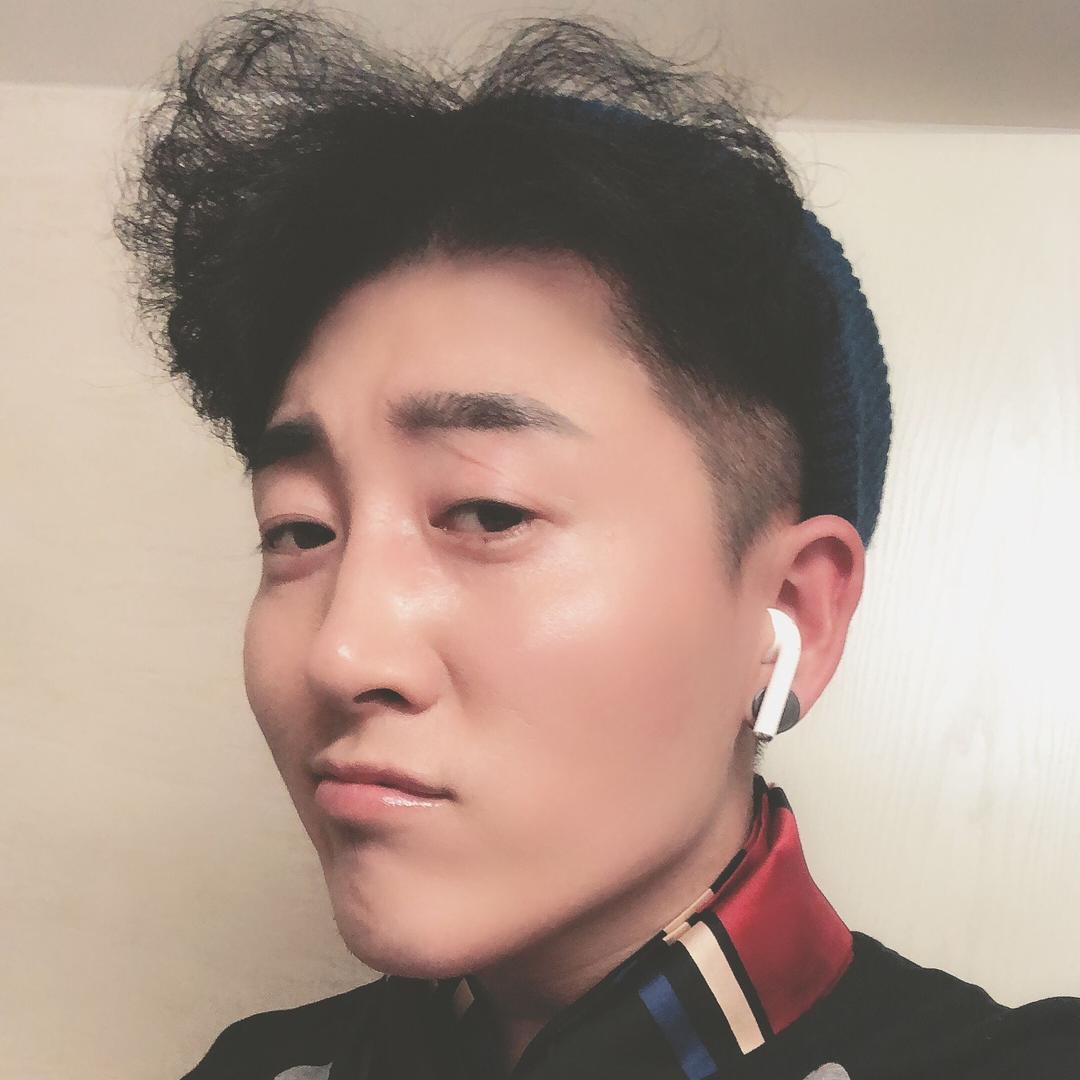迁安鲜花饰品小男花艺师