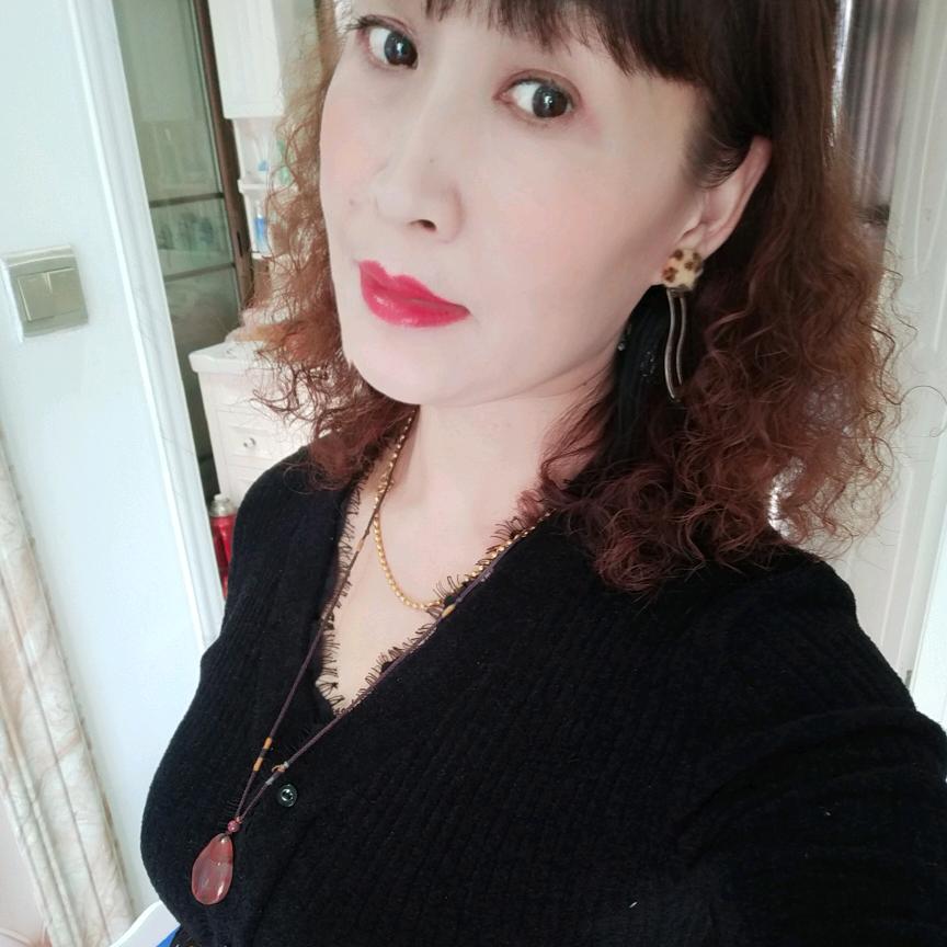 笑如烟霞