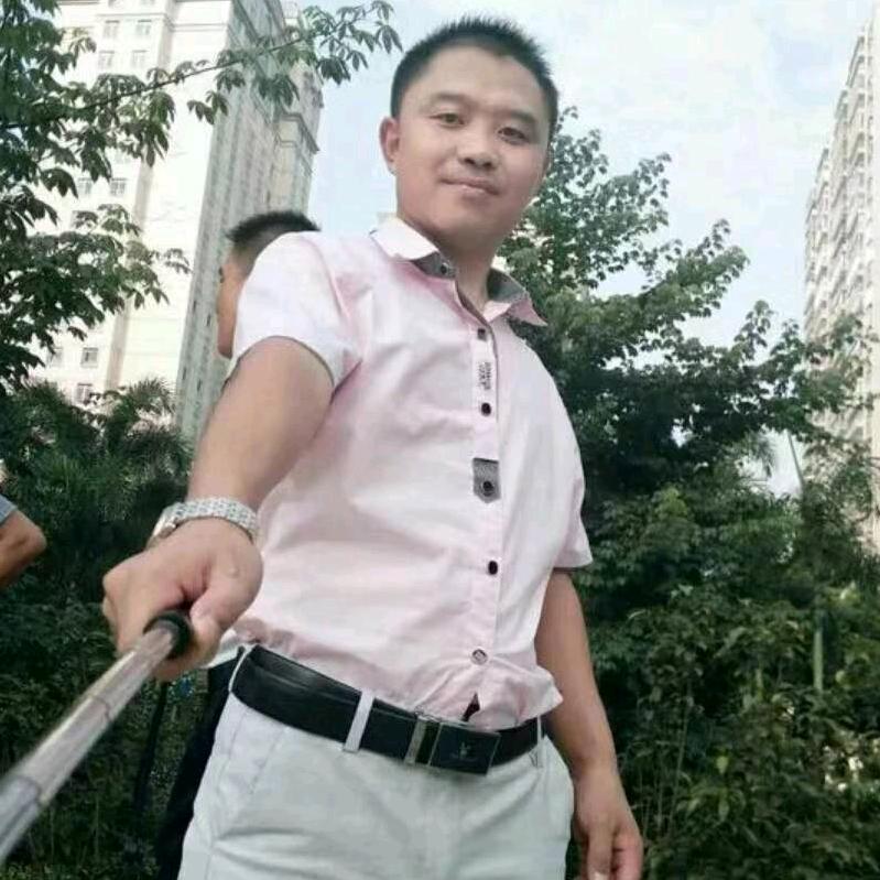 雅迪小哥