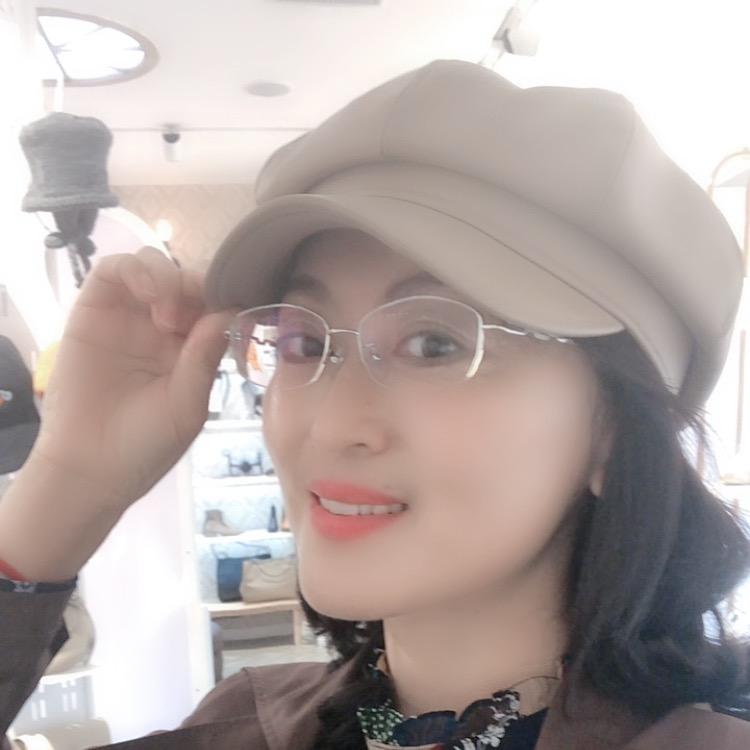 菡萏伊人