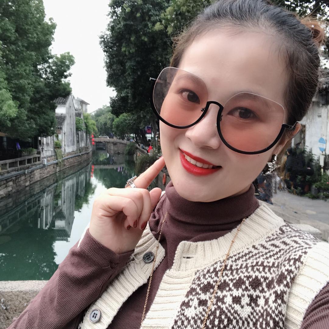 爱笑的妮子呀