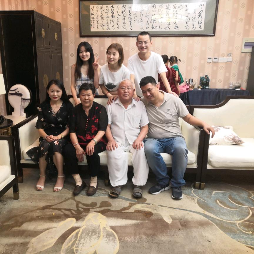 薇薇新娘婚纱婚庆公司