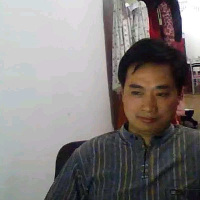 屈定均重庆，巫溪人