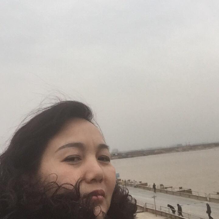 用户7841465310638宏发皮具