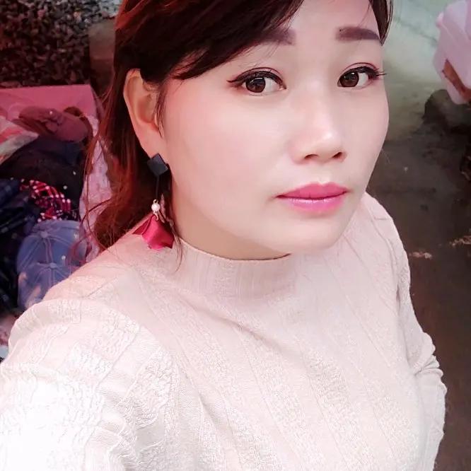 天空的云，付兰花