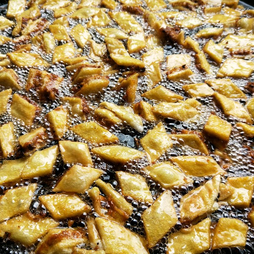 李记饹馇盒嘎吱姐