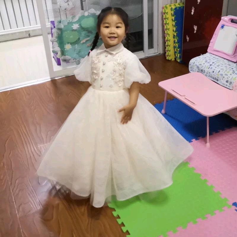 龙行天下    一往晴深