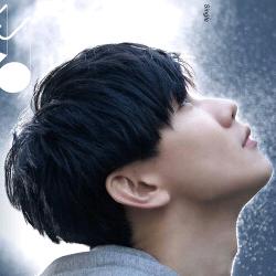 用微笑表达离开后的坚强▲