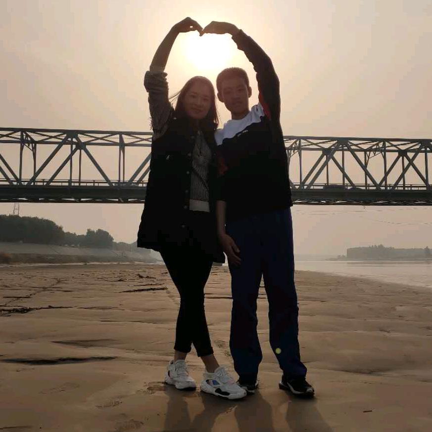 昆明.百厨汇  李娜