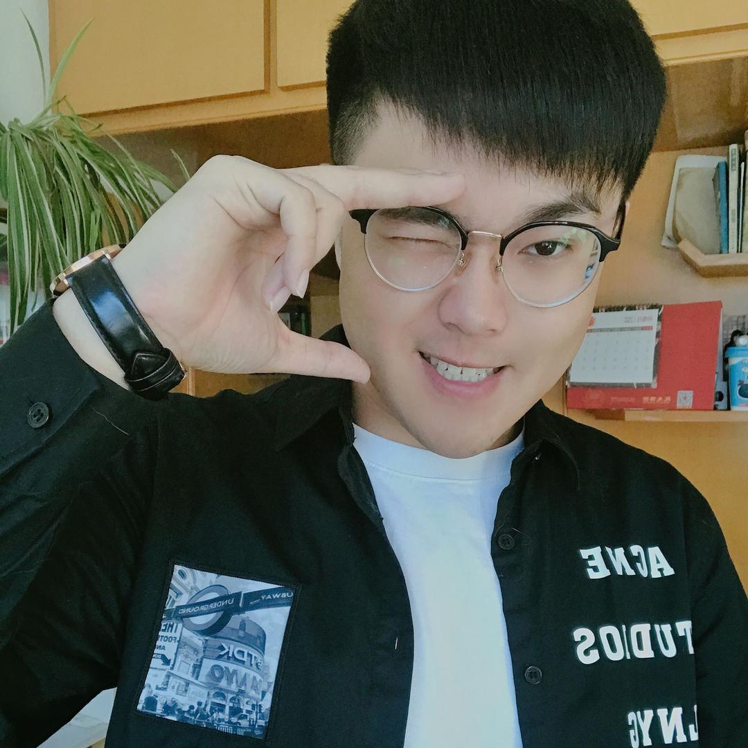 发光的小霖哥