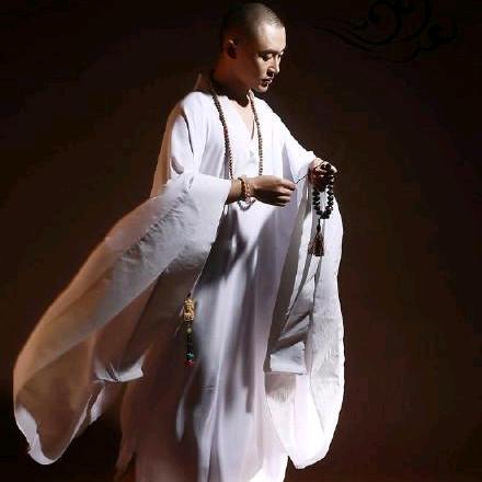 散落满天回忆的碎片