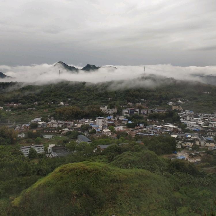 燕子岩.