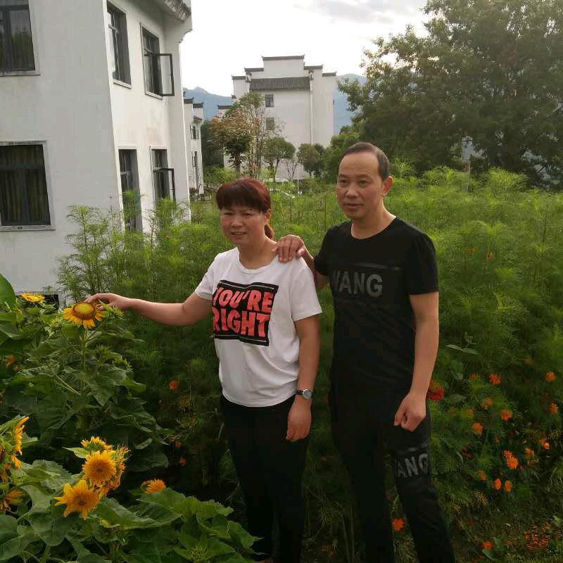 小强平价蔬菜超市