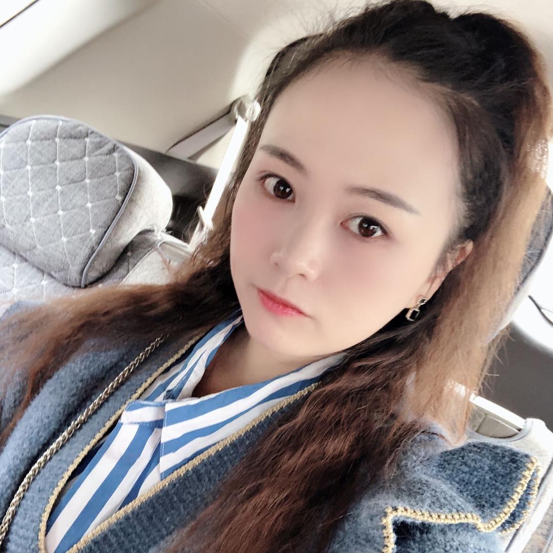 俊俊妞服装屋