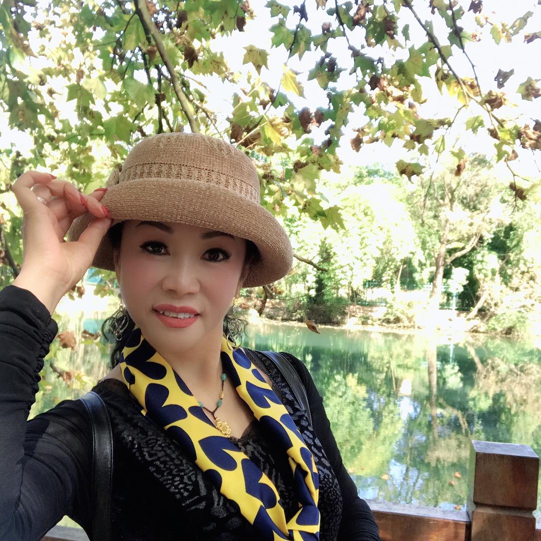 英子