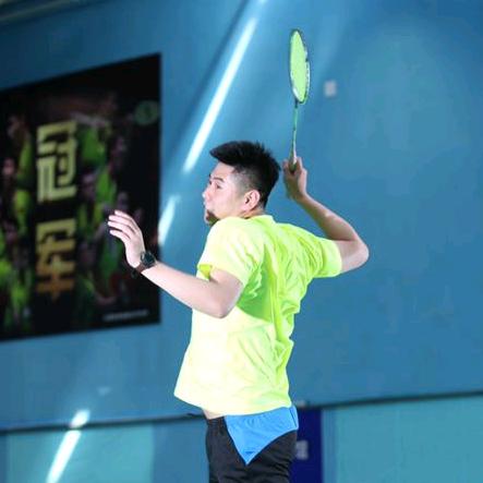 展鸣羽毛球培训