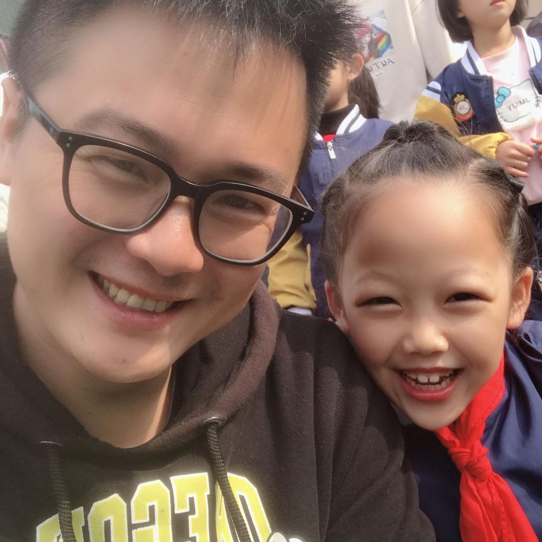 奶爸雷亮