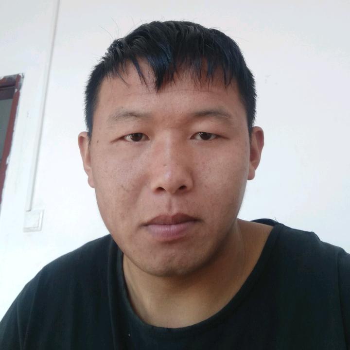 爱一个人好难龙哥