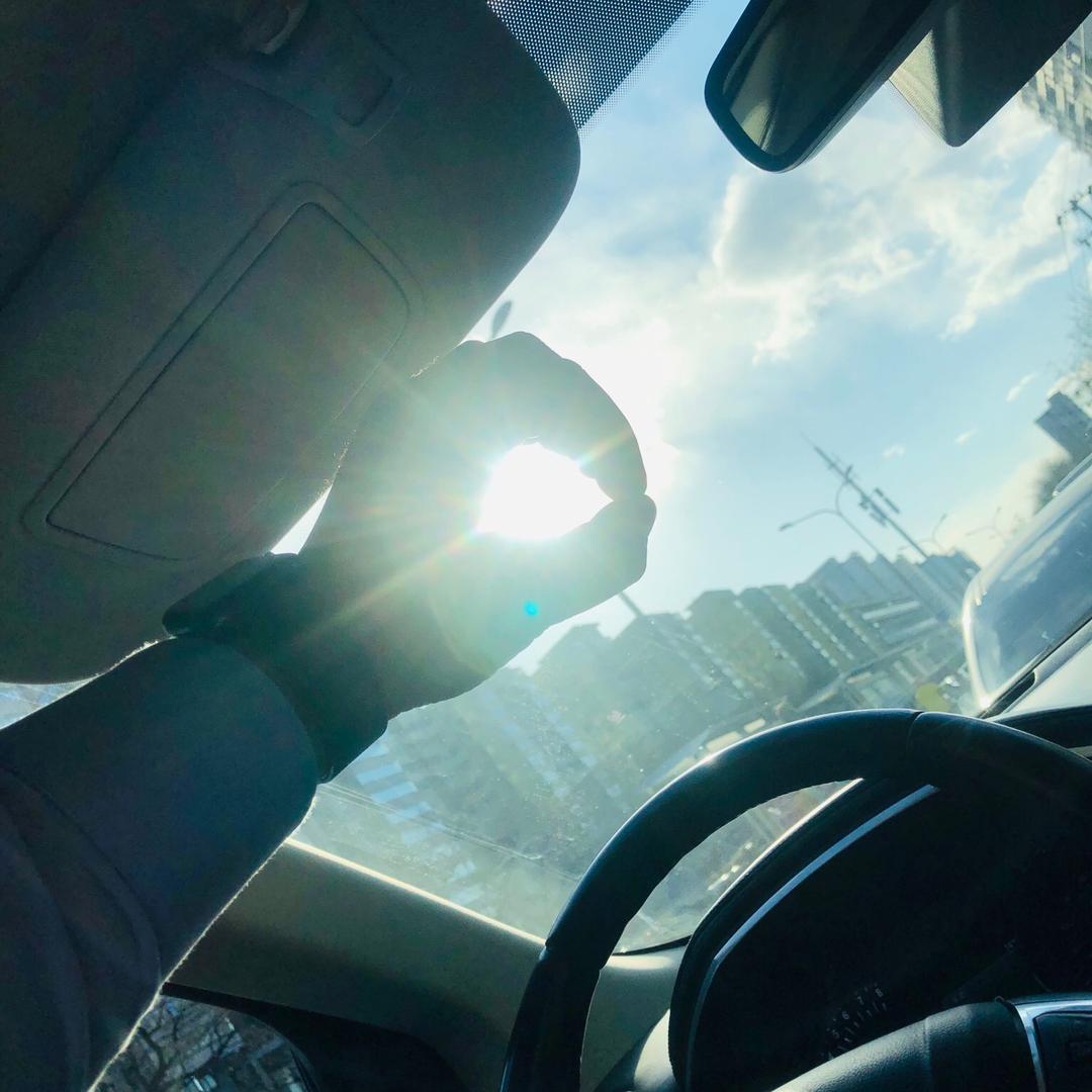 王哪跑……