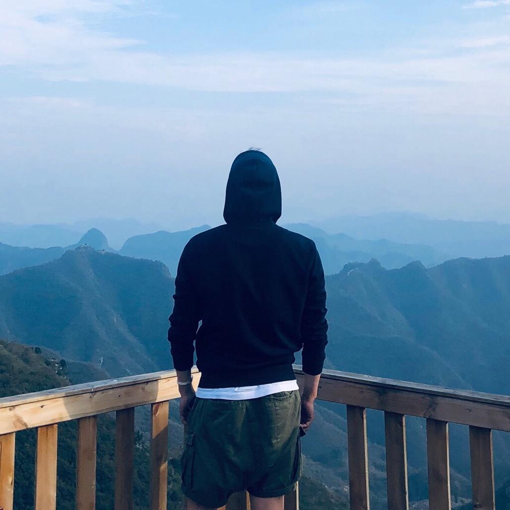 黝黑的体育老师🐒 田径教练