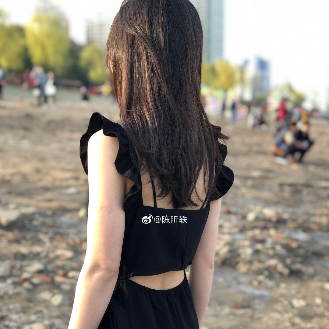 公安县LICHEN李·陈女装