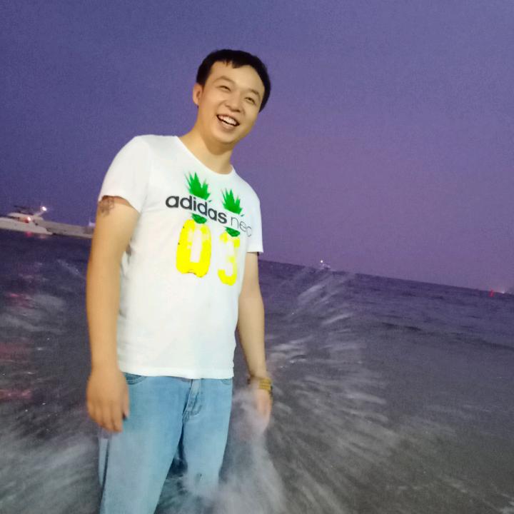 兄弟海鲜(采霞店)谢桃桃