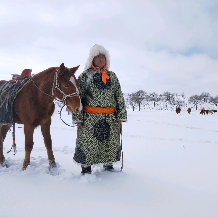 新苏义拉ᠰᠢᠨᠠᠰᠤᠶᠤᠯ