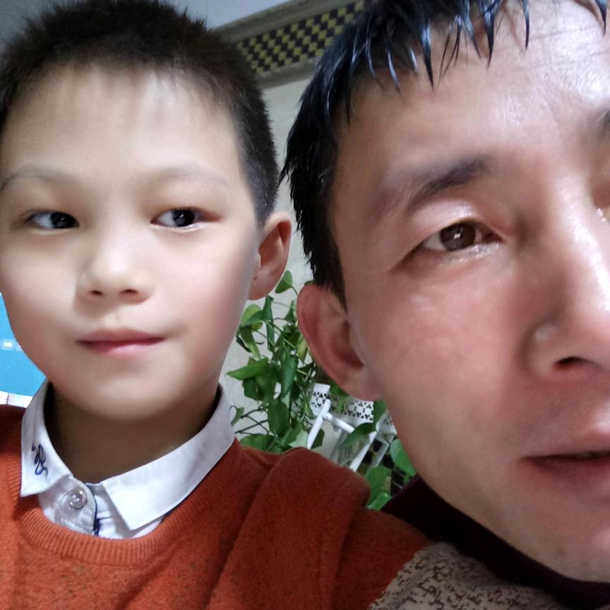 孙原原。和无敌老爸。