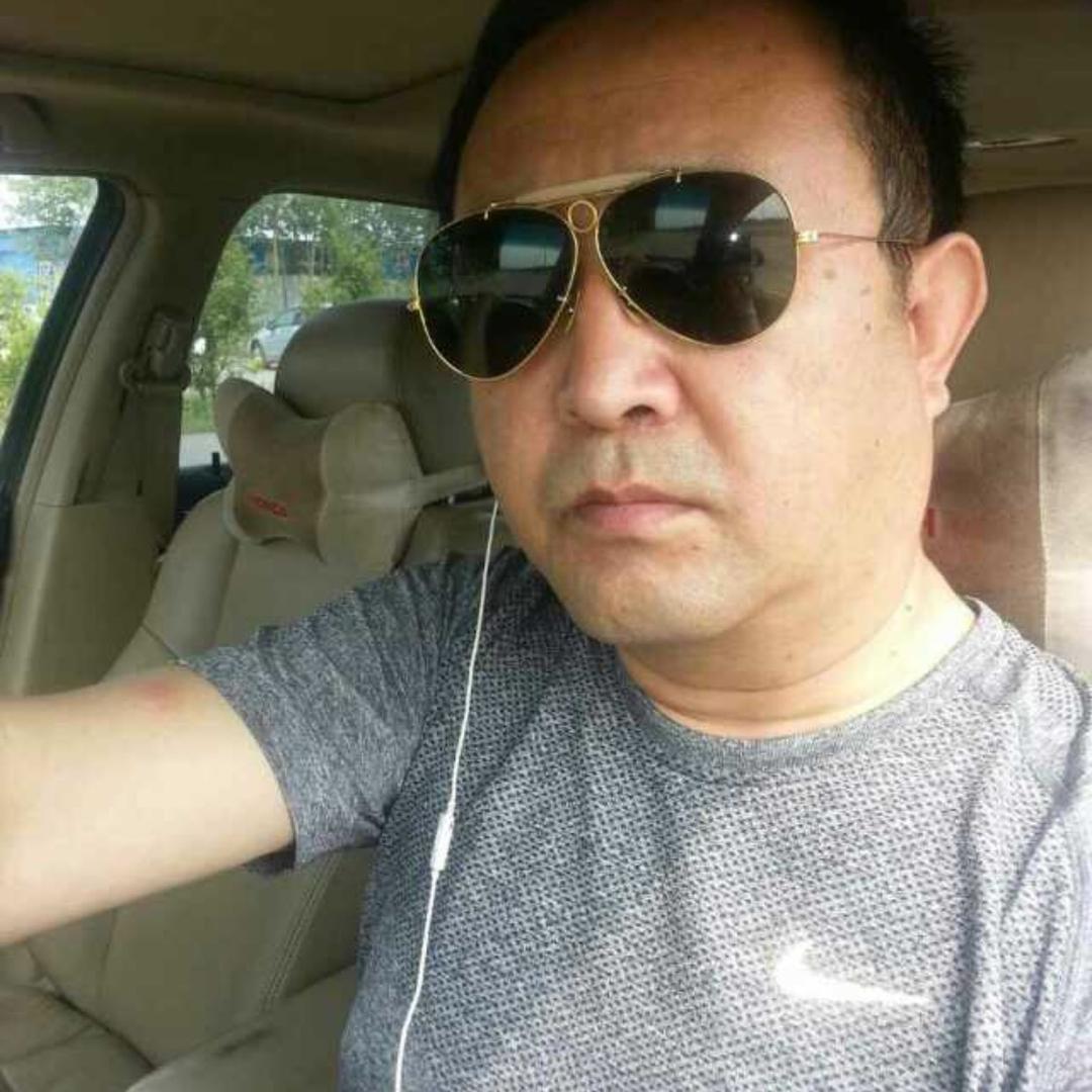 张葳